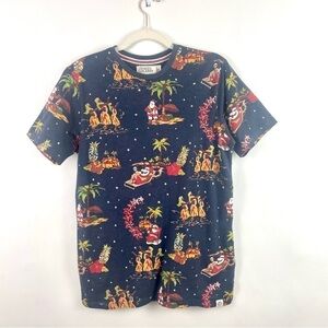 Free Planet NWOT Men's Short Sleeve Christmas T-Shirt‎ Hawaiian Hula Santa Small